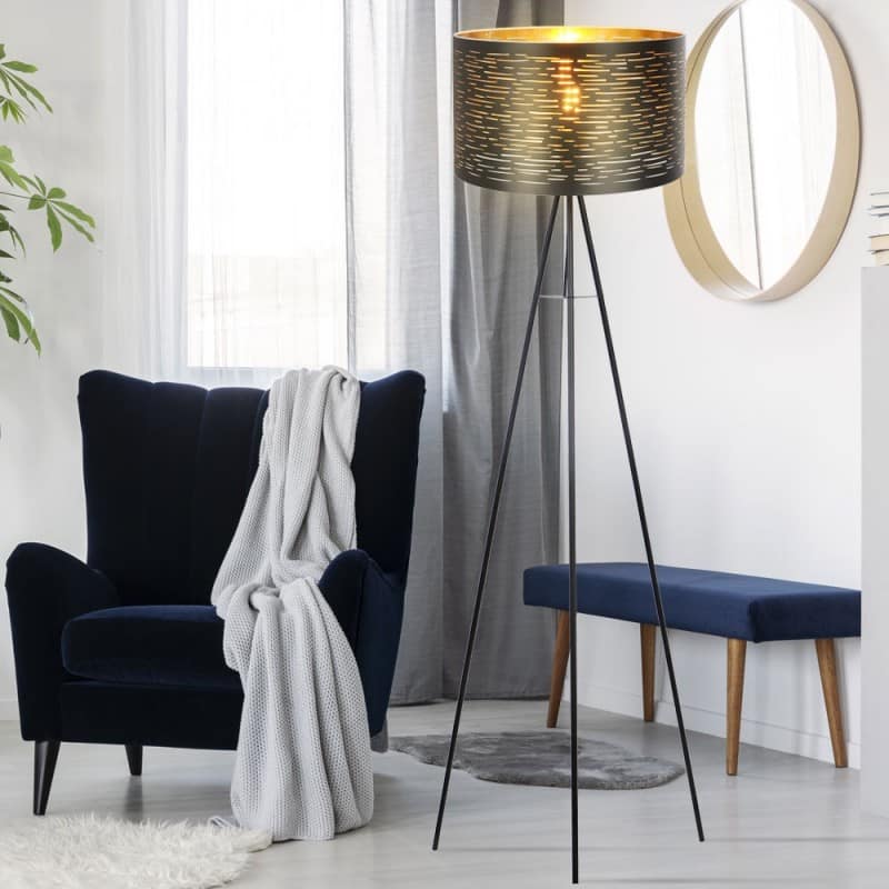 Duża lampa podłogowa z abażurem