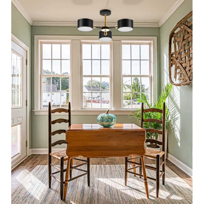 niska lampa sufitowa czarna i złota niska lampa sufitowa czarna i złota