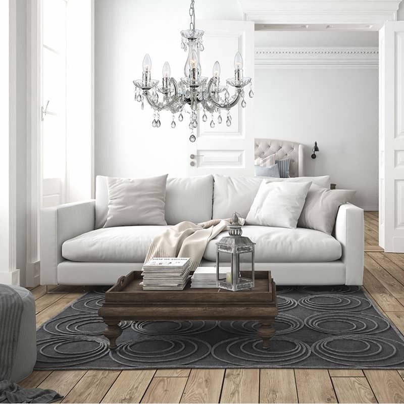 Długa lampa kryształowa do salonu