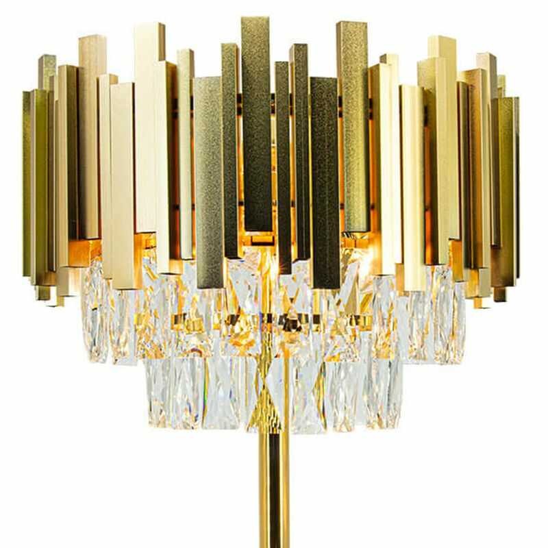 Kryształowa lampa stojąca do salonu