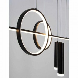 Ringi oraz tuby lampy wiszącej czarnej nad stół