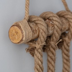 lampka led sznurki na drewnie w skandynawskim stylu