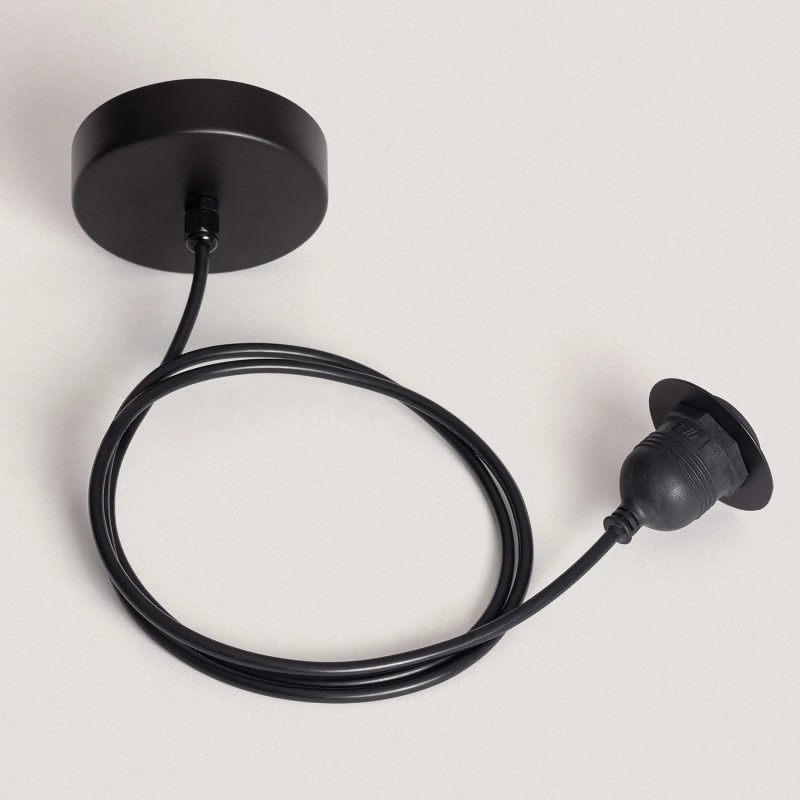 Lampa wisząca na długim czarnym zwisie