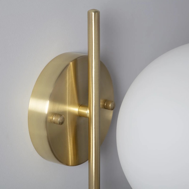 Kinkiet naścienny kolor Złoty Kula Mleczna Riccardo przytwierdzony do ściany