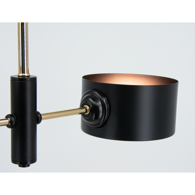 lampa sufitowa z czarnymi kloszami