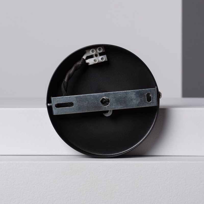 Widok od spodu zawieszenia do sufitu