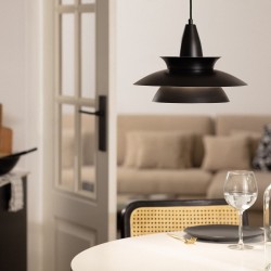 Lampa Wisząca czarna Luppo do salonu zawieszona nad stołem