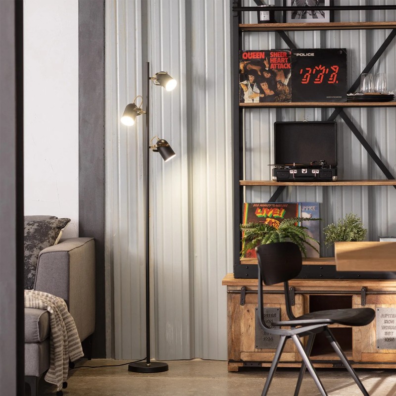 Lampa podłogowa Retro loft Czarna 3xE14 Claudio na tle ściany
