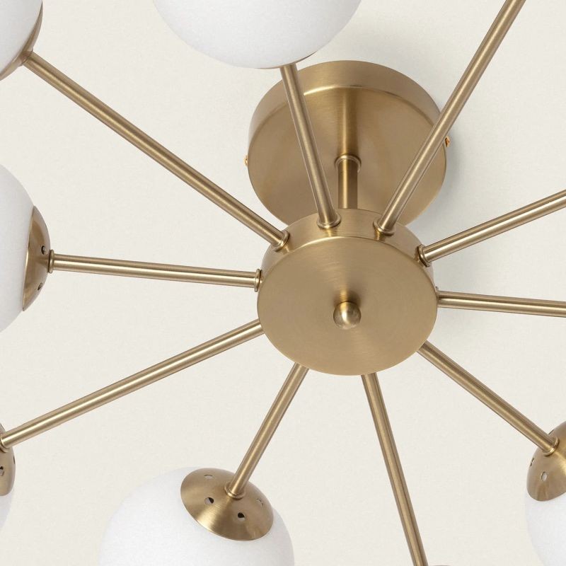 Złote ramiona lampy wiszącej sufitowej Złote ramiona lampy wiszącej sufitowej