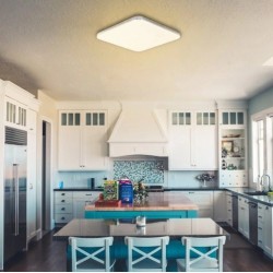 kwadratowa lampa sufitowa led  slim 30W do korytarza