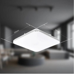 kwadratowy plafon niski led do przedpokoju