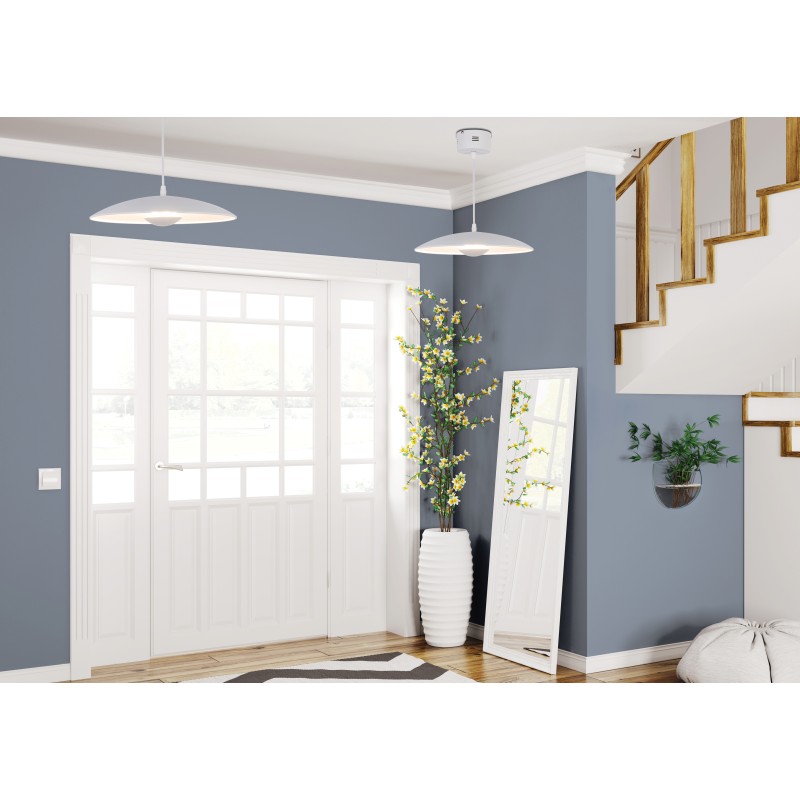 Lampa wisząca z białym kloszem zamontowana na suficie w aranżacji korytarza LUND 1 114x34x34